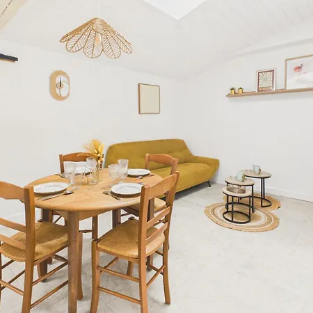 Maison à Pour 4 - Jacuzzi Et Terrasse *
