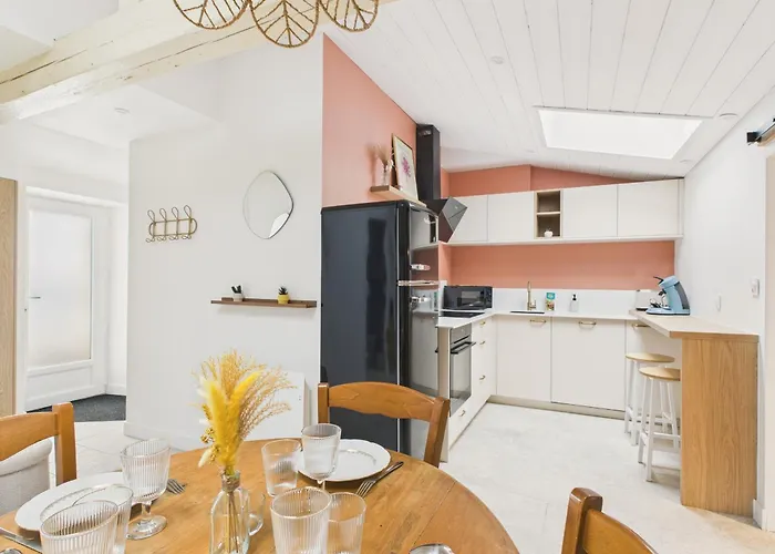 Holiday home Maison A Pour 4 - Jacuzzi Et Terrasse Pornic