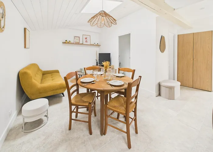 Holiday home Maison A Pour 4 - Jacuzzi Et Terrasse Pornic