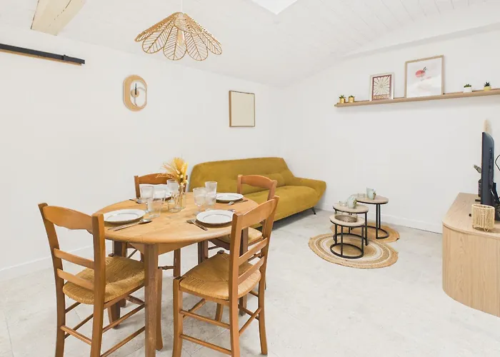 Maison A Pour 4 - Jacuzzi Et Terrasse *