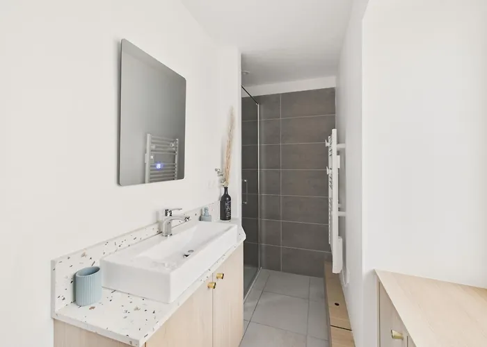 Holiday home Maison A Pour 4 - Jacuzzi Et Terrasse Pornic