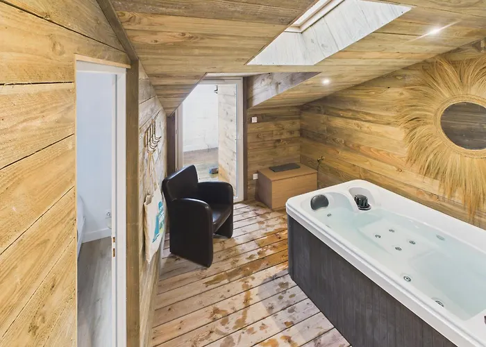 Maison A Pour 4 - Jacuzzi Et Terrasse * Pornic