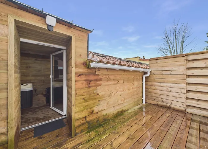 Maison A Pour 4 - Jacuzzi Et Terrasse *